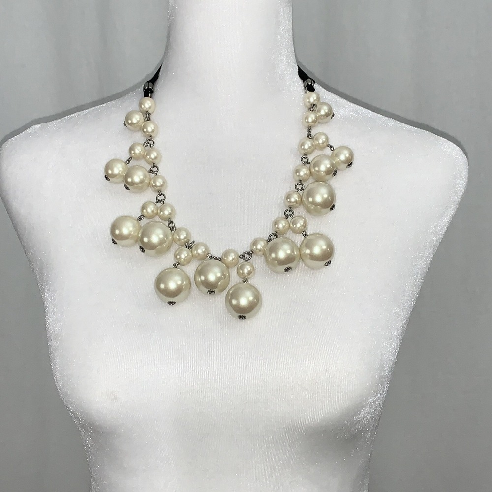 Elegant Pearls Ribbon Tie Necklace